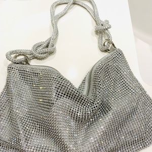 ❤️ BRAND NEW…never used!!!DESIGNER RHINESTONE Shoulder Bag!
